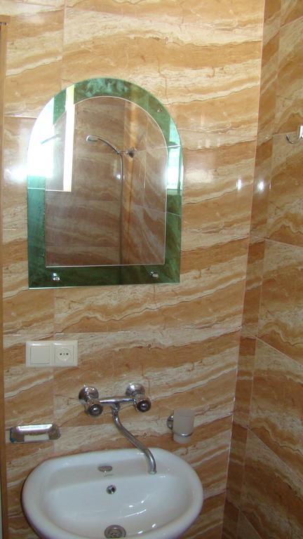 Guest House Tavaduri ميستيا المظهر الخارجي الصورة